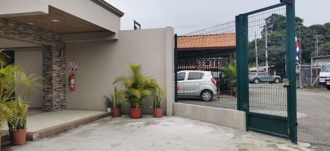 Apartamento H Gonzalez 14 Appartement Alajuela Buitenkant foto